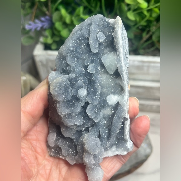 Fluorite on Chalcedony - Picture 3 of 4